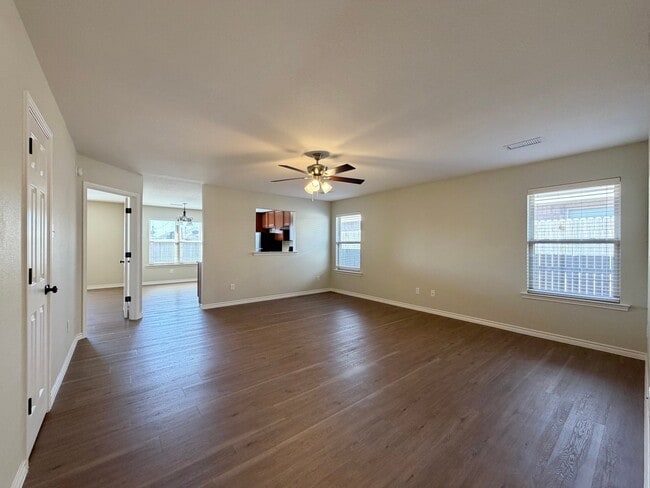 Building Photo - 5203 Graceland Dr