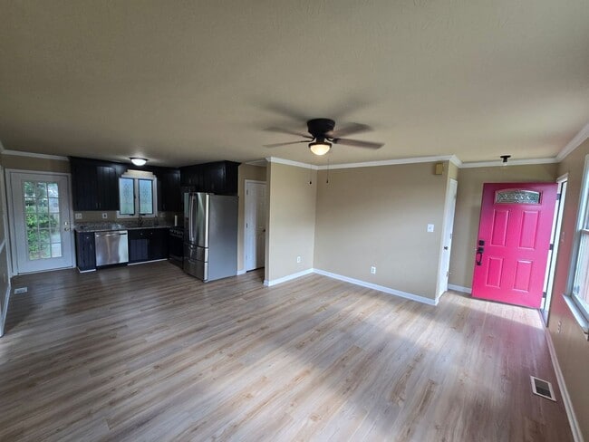 Building Photo - NEWLY REMODELED 3 bedroom house in Colonial Heights