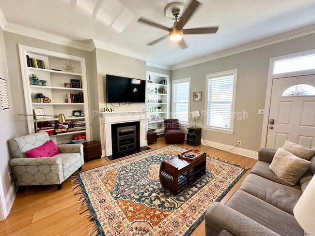 Building Photo - 138 Pius St