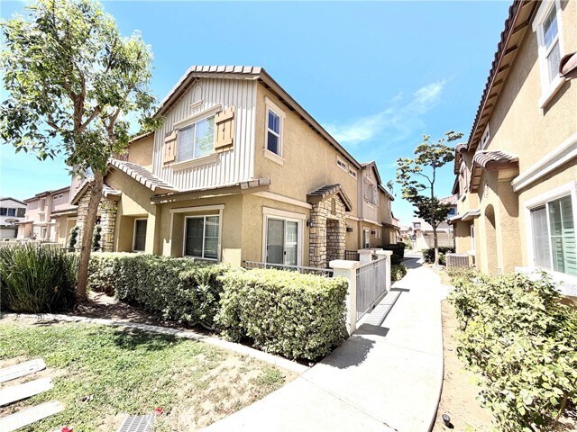 Building Photo - 15637 Lasselle St