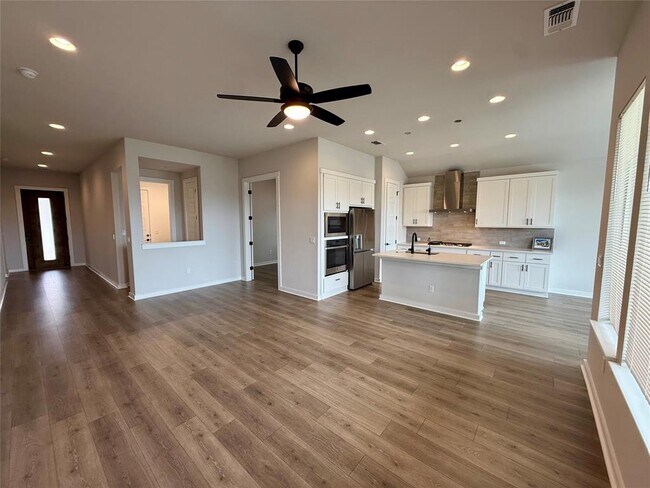 Building Photo - 6410 Velvet Leaf Ln