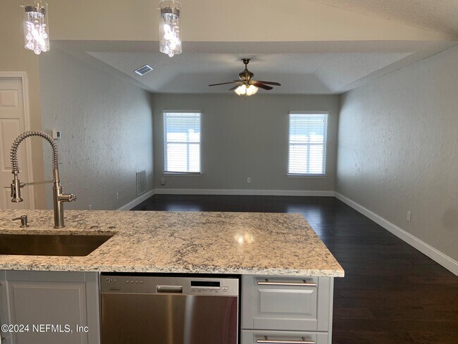 Building Photo - 9226 Hawks Run Ln