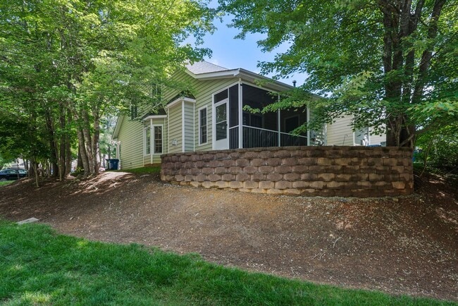 Building Photo - Available 07/10/26! Lovely 3 bedroom townhome close to the Eno River in Country Club Heights!