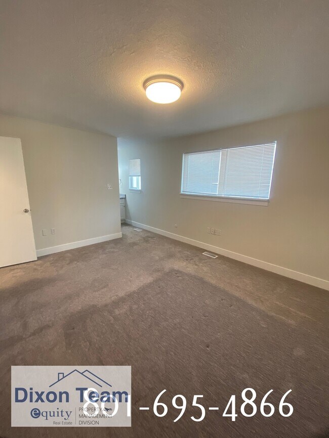 Building Photo - 792 Shepard Ln