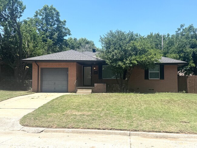 Building Photo - 3901 NW 56th St