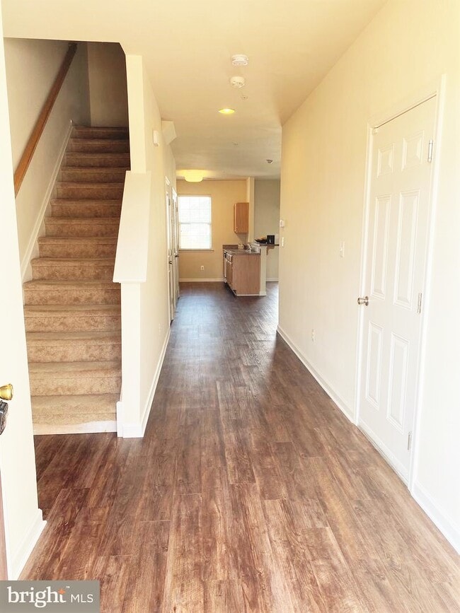 Building Photo - 234 Garrison Way