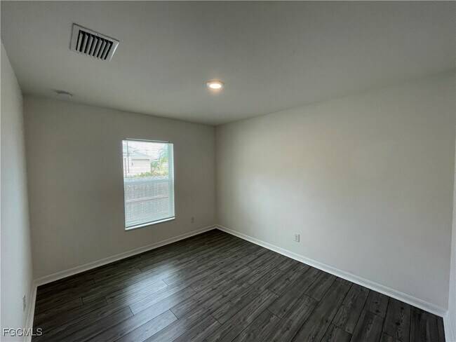 Building Photo - 1708 NW 11th Terrace