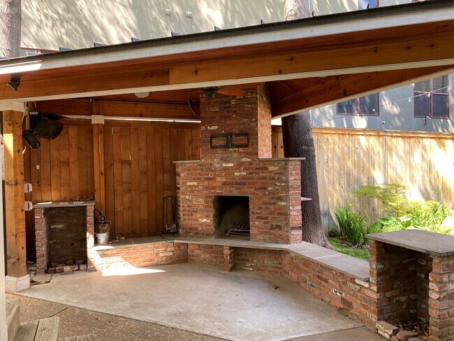 Building Photo - 1515 S Carson Ave