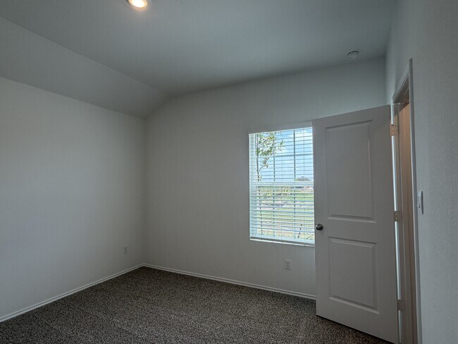 Building Photo - 312 Nizao Ln