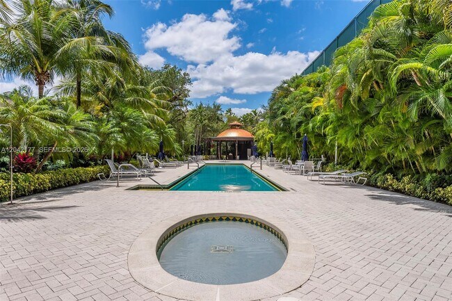 Building Photo - 2645 S Bayshore Dr