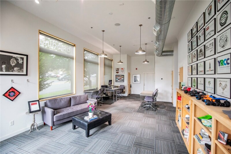 Building Photo - 390 W 5th St