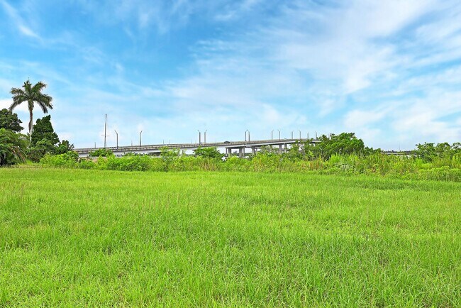 Building Photo - Ben Mar 2590-105