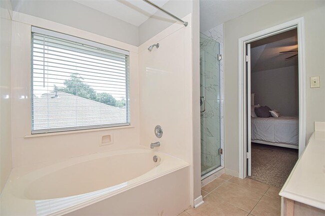 Building Photo - 2203 Friarwood Trail