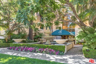 Building Photo - 11500 San Vicente Blvd