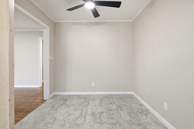 Building Photo - 3 bed/1 bath remodel within walking distance of Brookside