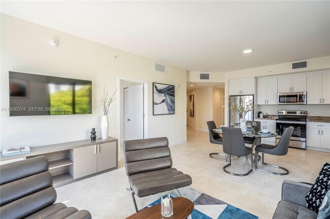 Building Photo - 1091 Galiano St