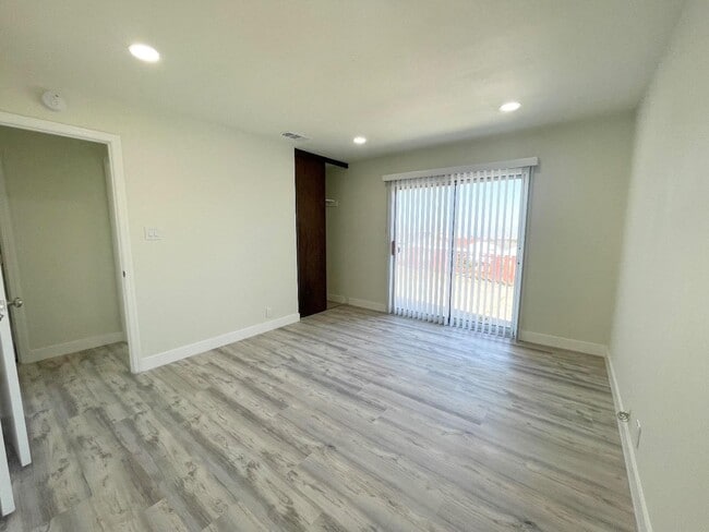 Building Photo - 82 Bromley Ct