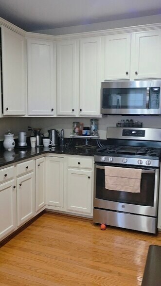 Building Photo - 6182 Toledo Pl