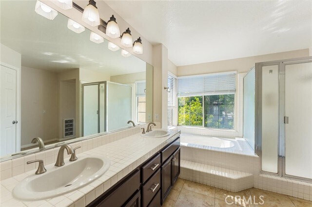 Building Photo - 10585 Bruns Dr