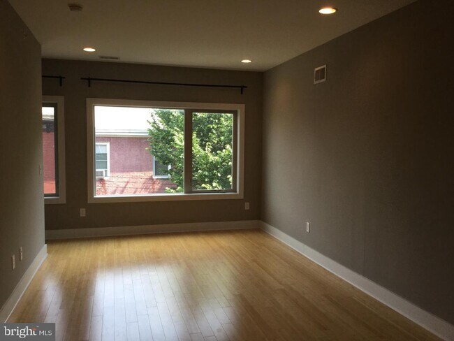 Building Photo - 2550 Salmon St