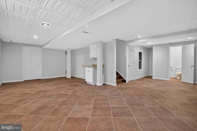 Building Photo - 9612 Annlee Terrace
