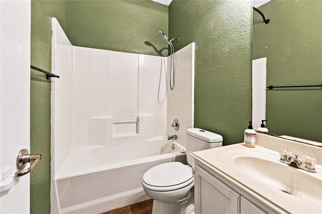 Building Photo - 2833 Wakecrest Dr