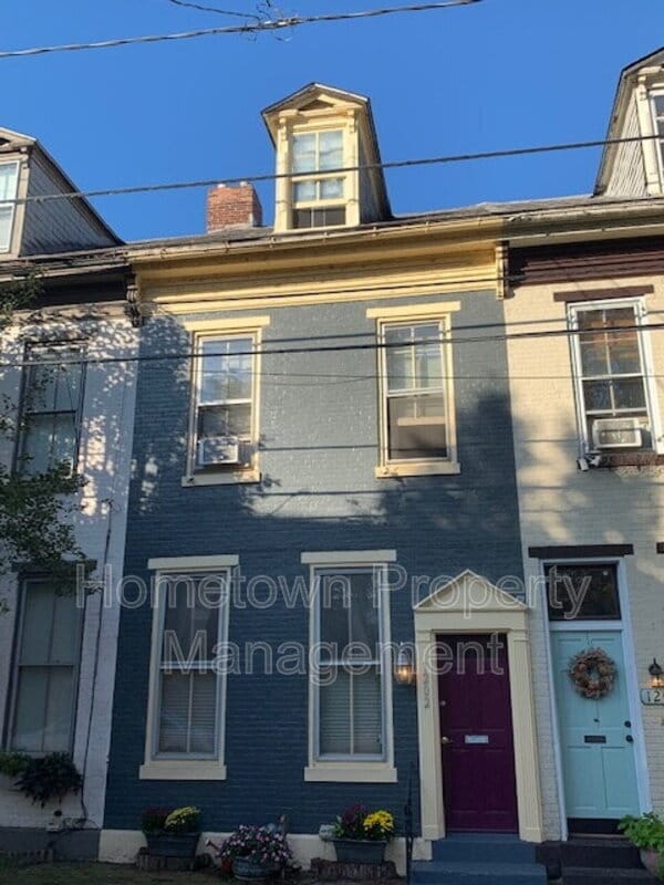 Building Photo - 1202 Penn St