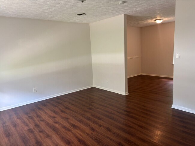 Building Photo - 89 Inverness Dr