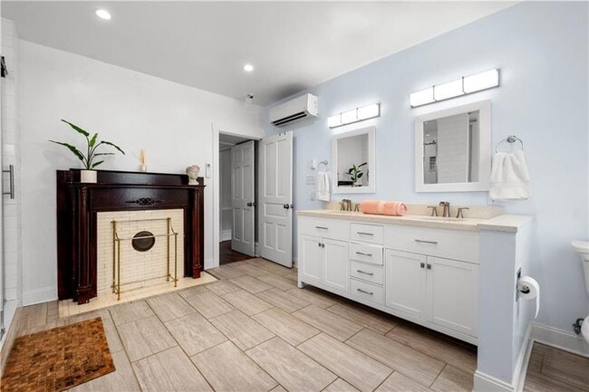 Building Photo - 1207 Linden Pl