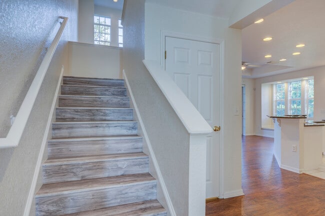 Building Photo - 1800 Bayshore Way