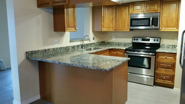 Building Photo - 1129 Fuchsia Dr