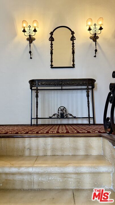 Building Photo - 1302 N Sweetzer Ave