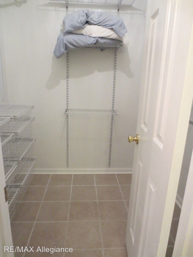 Building Photo - 2 br, 2 bath House - 1523 PENROSE ARCH