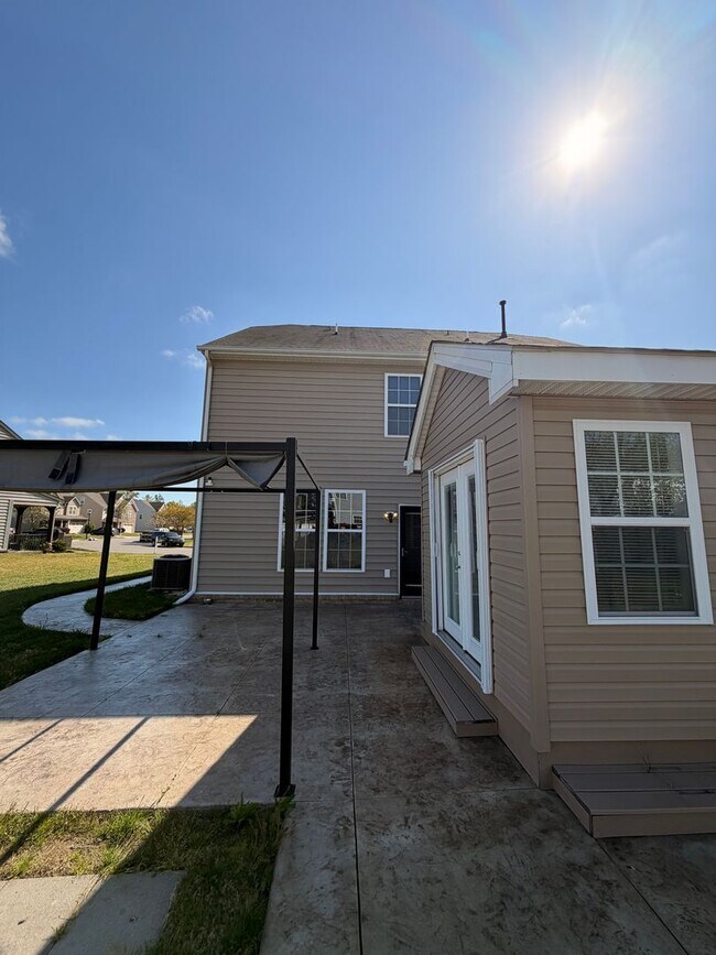 Building Photo - 42 Kilverstone Way