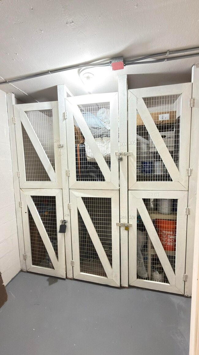 Building Photo - 2000 Presidential Way