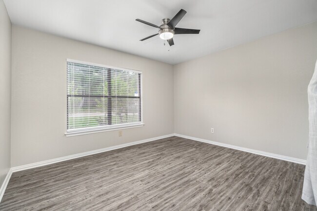 Building Photo - 15906 Colton Well