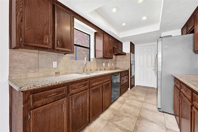 Building Photo - 2730 Mesquite Dr