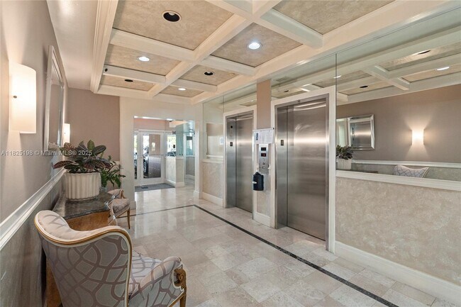 Building Photo - 1410 S Ocean Dr