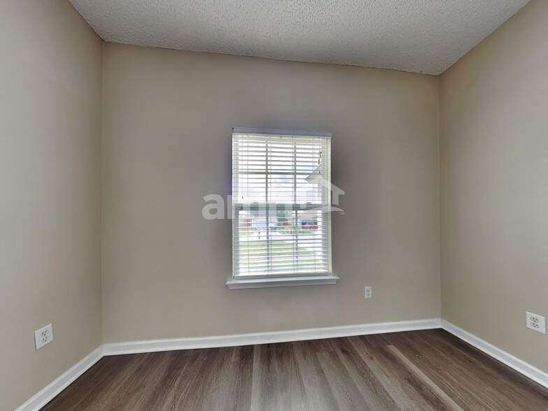 Building Photo - 103 Alexander Way