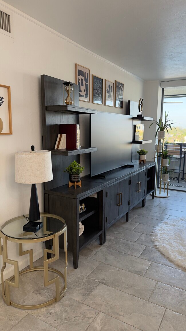 Building Photo - 651 Seaview Ct