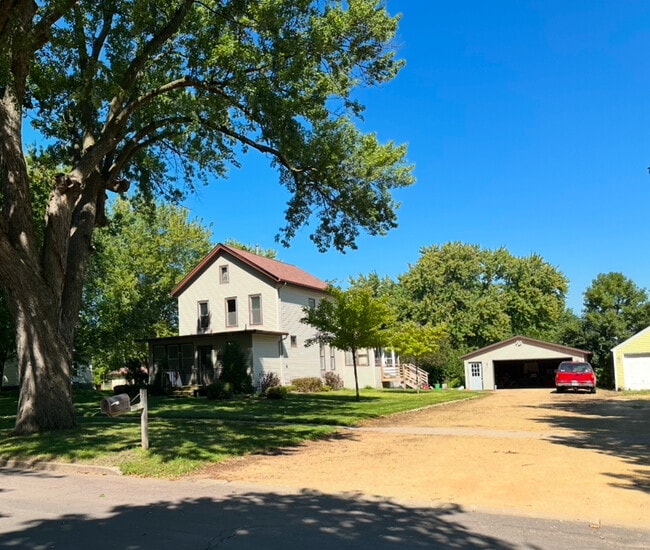 Building Photo - 309 Cleveland Ave E