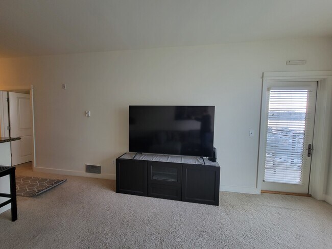 Building Photo - 400 Washington Ave