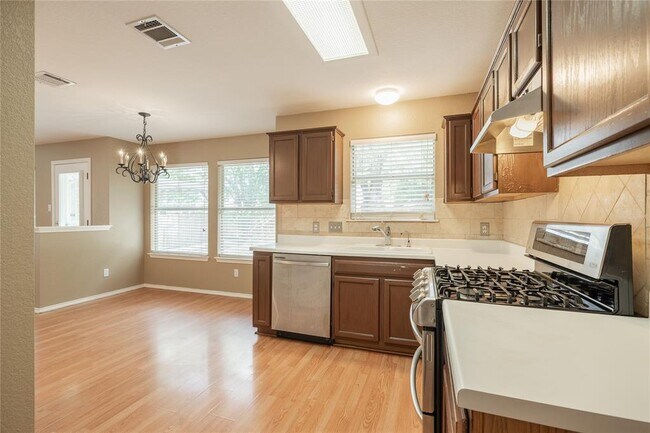 Building Photo - 1518 Sundance Dr
