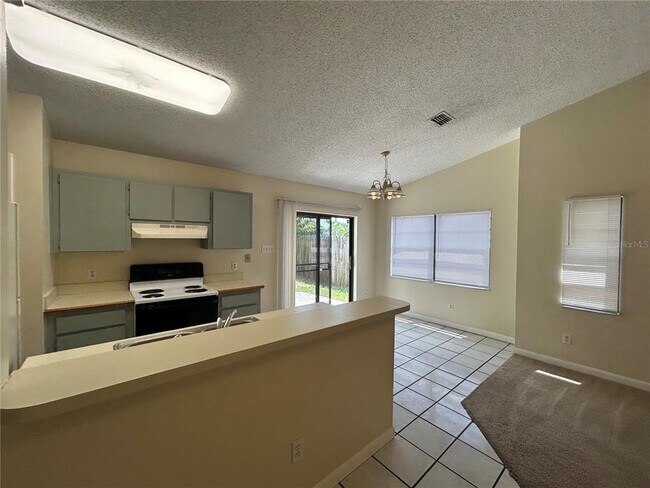 Building Photo - 1431 Tiverton Dr