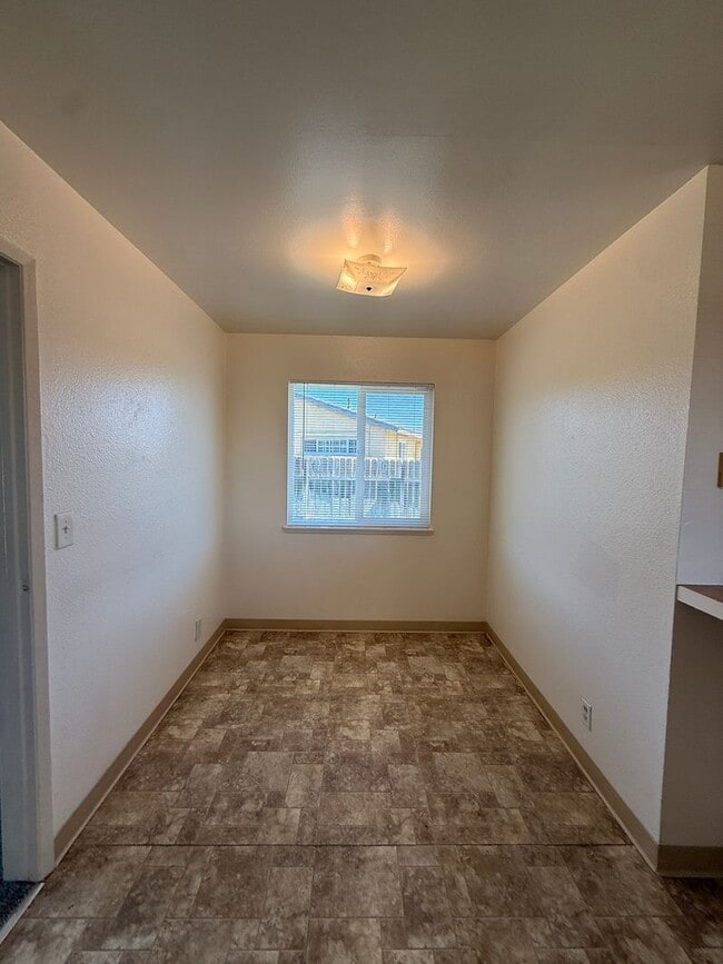 Building Photo - Orcutt Single Story Ranch Style Home Near Waller Park/Highway 135