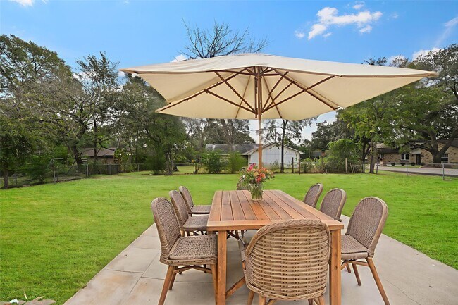 Building Photo - 209 Moss Hill Ln