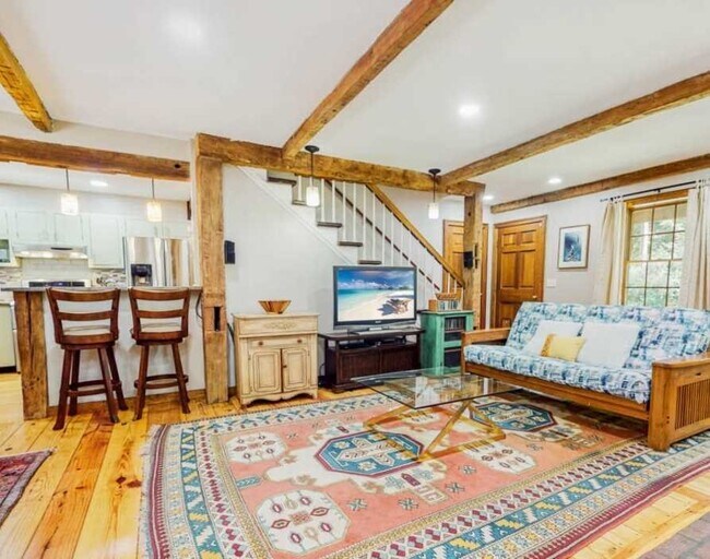 Building Photo - 74 Hilltop Rd