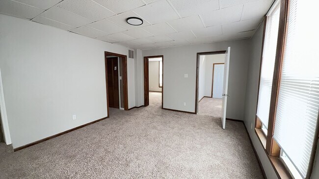 Building Photo - Beautiful Muncie Property!