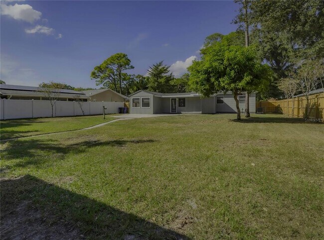 Building Photo - 1420 Alhambra Way S