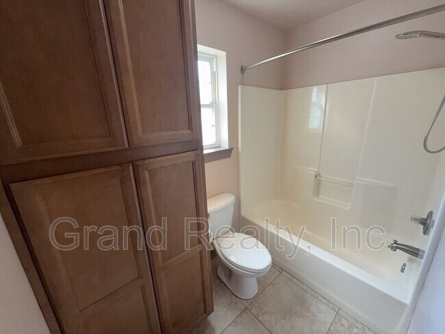 Building Photo - 5022 Patterson Ln